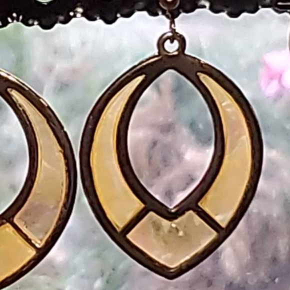 Stained Glass Look Big Teardrop Shell Dangle Center Post Pierced Earrings - Picture 4 of 6